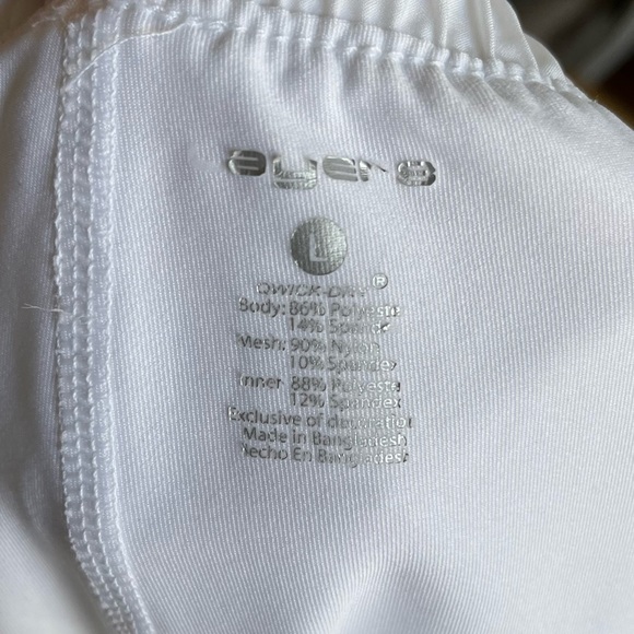 •Layer 8• Quick Dry with Compression Shorts Underneath - Size Large - Picture 2 of 7